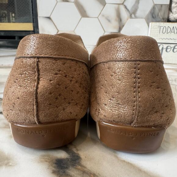 Donald Pliner Women’s Lula Loafer Metallic Bronze Gold Slip On Shoe Size 8.5 - Picture 3 of 10